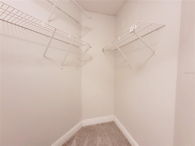 Building Photo - 2580 Grassy Point Dr