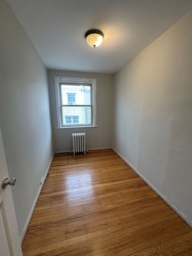 Building Photo - Newly renovated 3 Bedroom house for rent