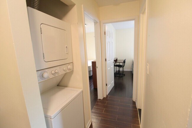 Building Photo - 1342 Hunters Rd