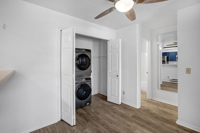 Building Photo - Beautiful Ground Floor Burro Ranch Condo!