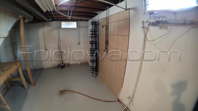 Building Photo - 214 24th St NW