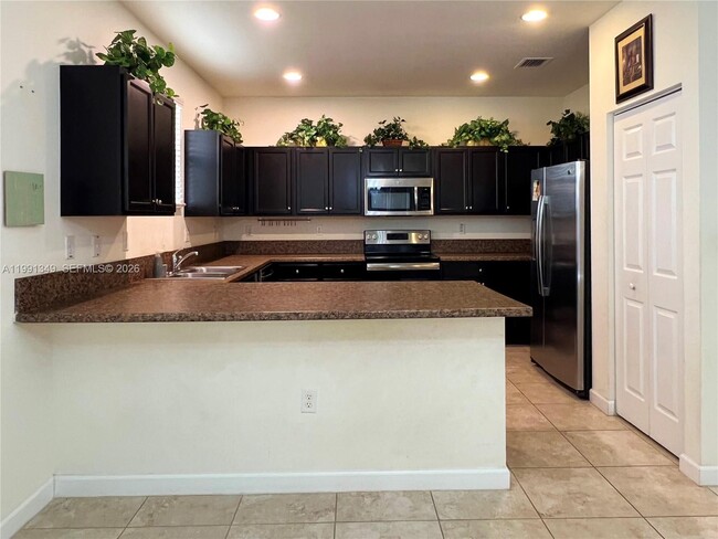 Building Photo - 422 SE 34th Terrace