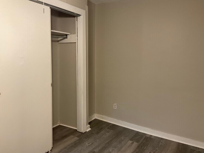 Building Photo - 205 S 58th St