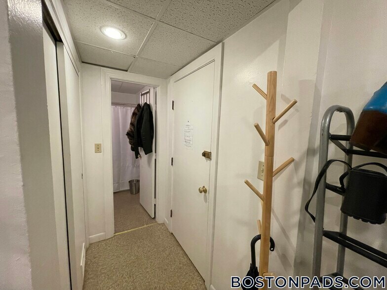 Building Photo - 405 Beacon St