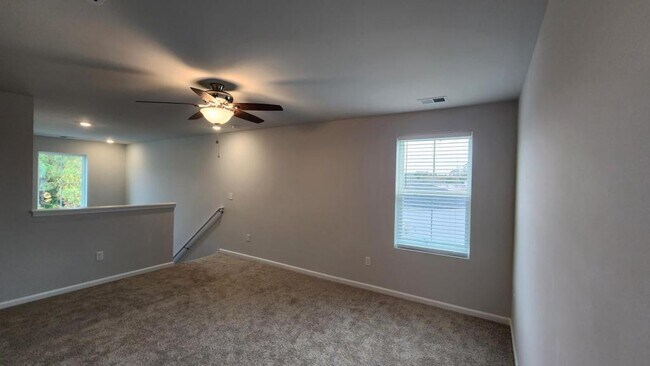 Building Photo - 1055 Sentinel Ct