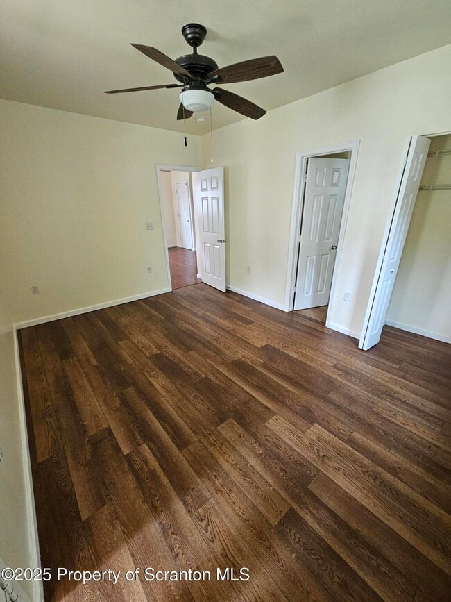 Building Photo - 1042 Taylor Ave