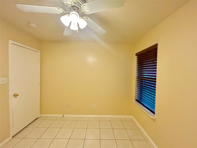 Building Photo - 15111 Falmouth Ave