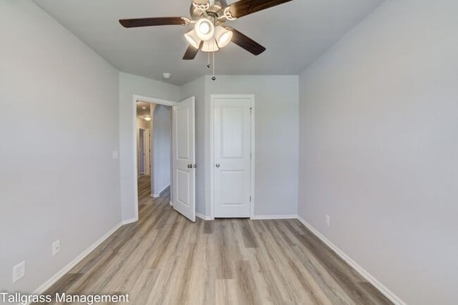 Building Photo - 4/2/2 in Broken Arrow!