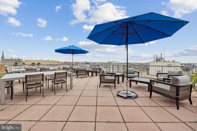 Building Photo - 1117 10th St NW