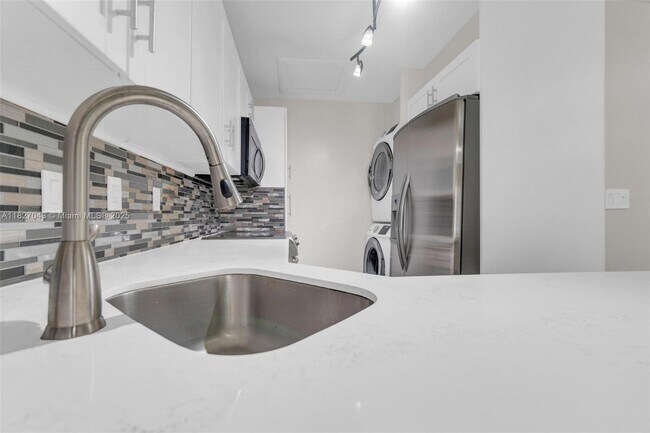 Building Photo - 15348 SW 72nd St