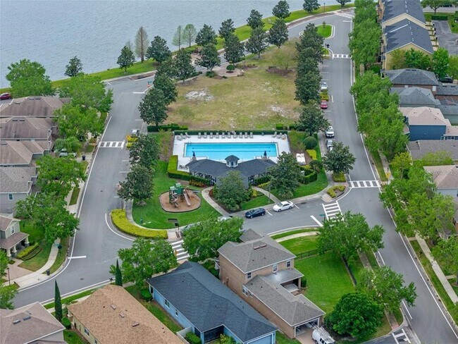 Building Photo - 708 Legacy Park Dr