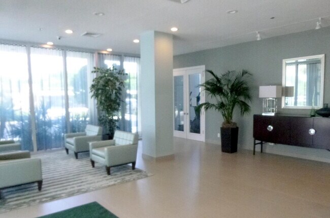 Building Photo - 5540 N Ocean Dr