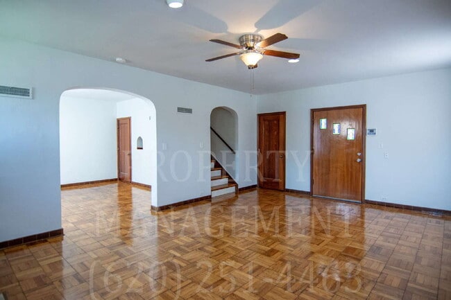 Building Photo - Spacious 4-Bedroom 2-Bathroom Home