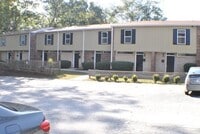Building Photo - Your new home Awaits!
