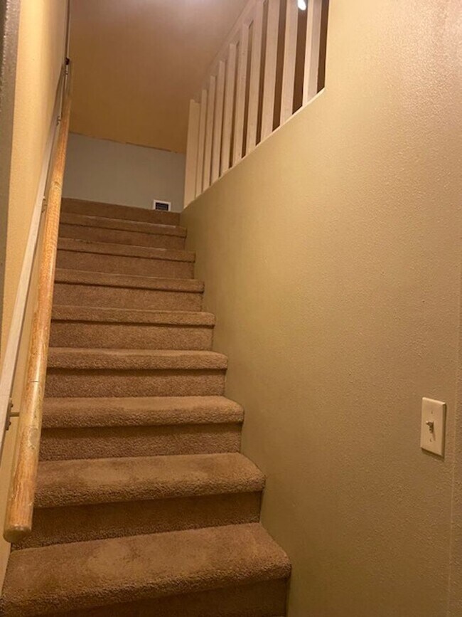 Building Photo - Charming 3 Bedroom Home Lebanon Home with Large Fenced Yard! **$500.00 Off First Full Month's Ren...