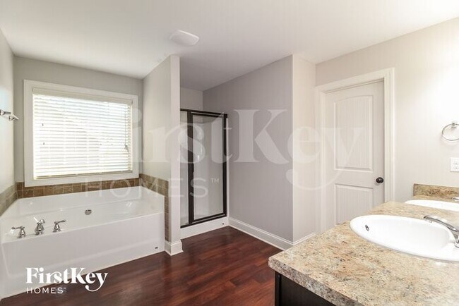 Building Photo - 3270 Arbor Oaks Dr SW