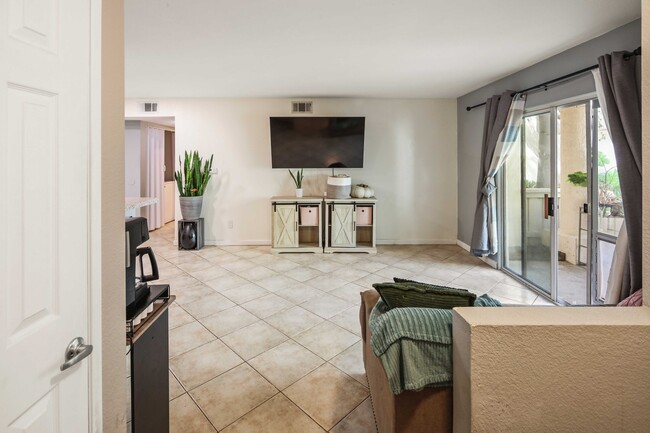 Building Photo - 24474 Valle Del Oro
