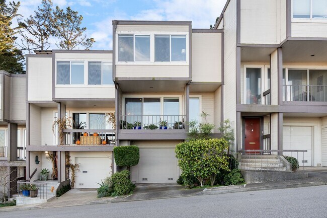 Building Photo - NEW! Diamond Heights Luxury, Available Unfurnished or Semi-Furnished • AMSI