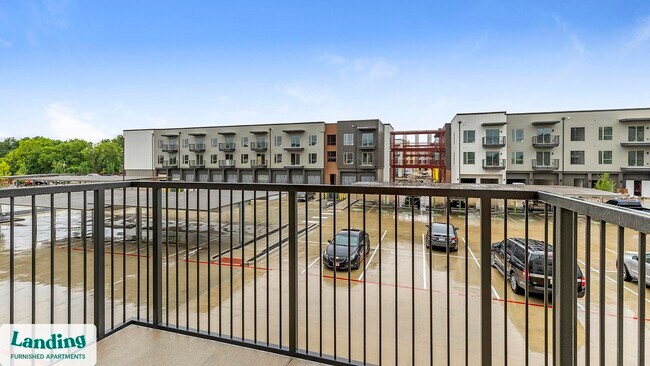 Building Photo - 650 E Sycamore St