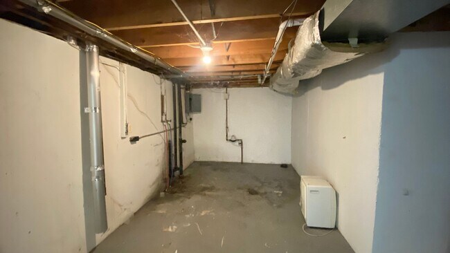 Building Photo - 611 Greene Ave
