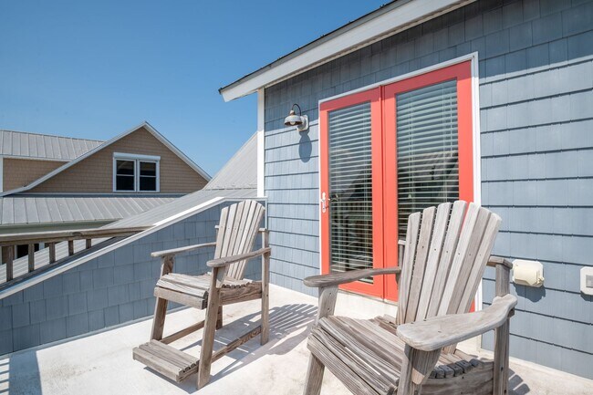 Building Photo - PERFECT SINGLE FAMILY OFF-SEASON MONTHLY R...