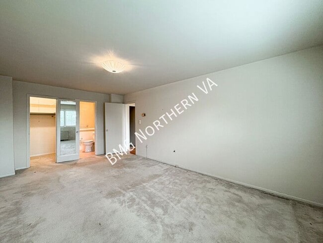 Building Photo - 200 N Maple Ave