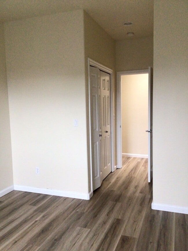 Building Photo - 3 Bedroom Home in Sherwood Neighborhood