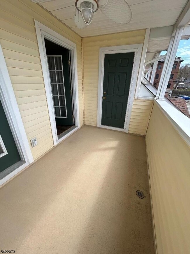 Building Photo - 91 Roseland Ave