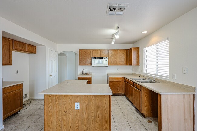 Building Photo - 11498 W Shaw Butte Dr