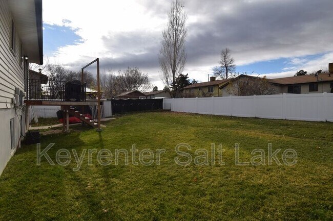 Building Photo - 6502 S 5180 W