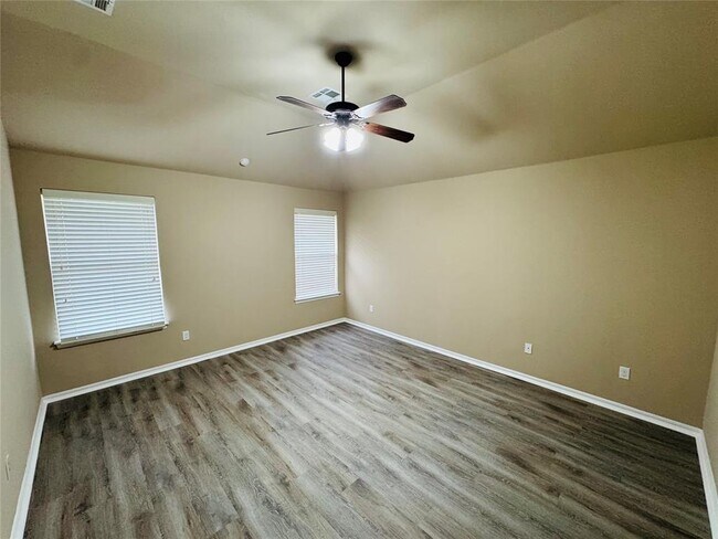 Building Photo - 8121 Hillers Rd