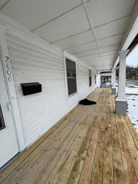 Front Porch - 2806 Felix St