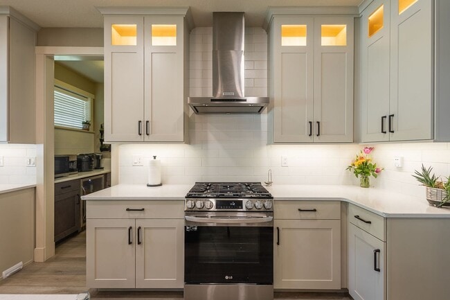 Building Photo - Stunningly Upgraded 4-Bedroom Home in Prime Eagle Location