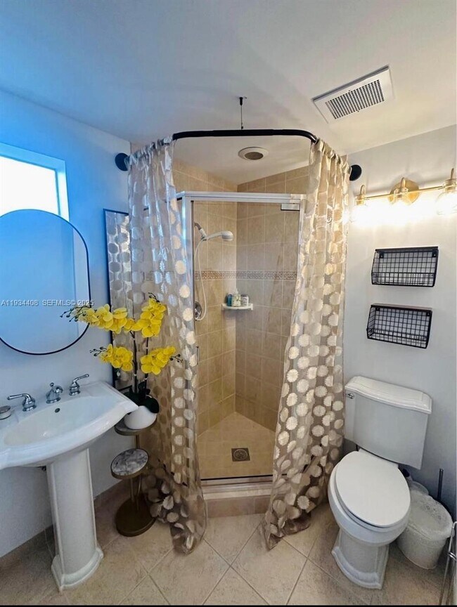 Building Photo - 407 SW 5th St