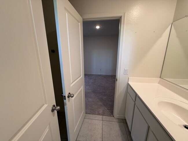 Building Photo - Spacious 5 bed 4.5 bath home in Florence, AZ!