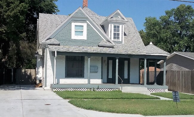 Building Photo - 321 S Osage St