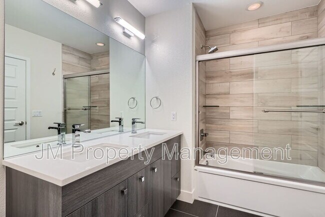 Building Photo - 3090 Wilson Ct