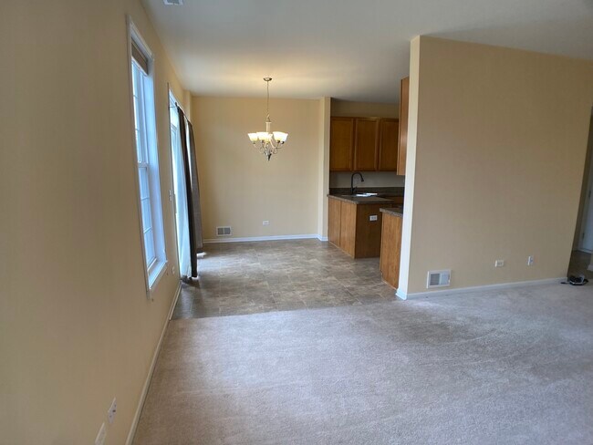 Building Photo - 24951 Clare Cir