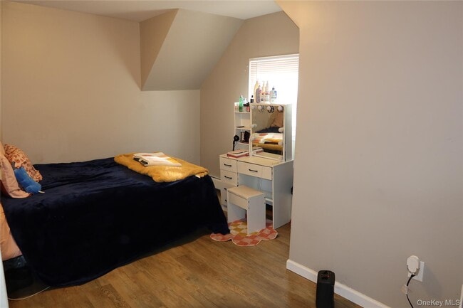 Building Photo - 94 4th Ave