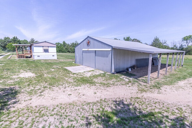 Building Photo - 16950 N Davis Rd