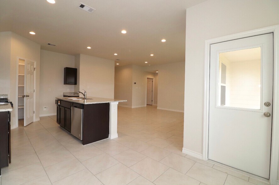 Building Photo - 3937 Jayden Dr