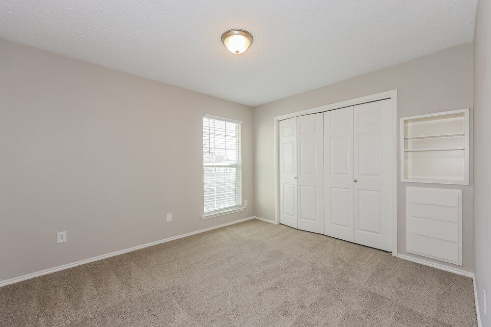 Building Photo - 1521 Lincolnshire Way