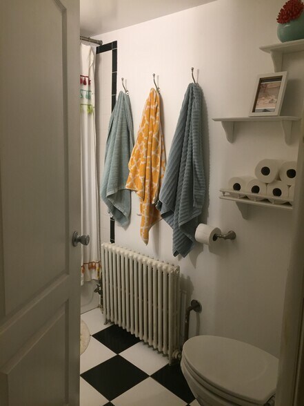 Building Photo - 1012 Park Rd NW