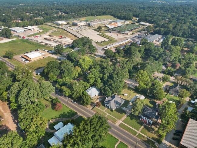 Building Photo - Charming, Updated 3-Bedroom, 2-Bath Home in Gilmer!