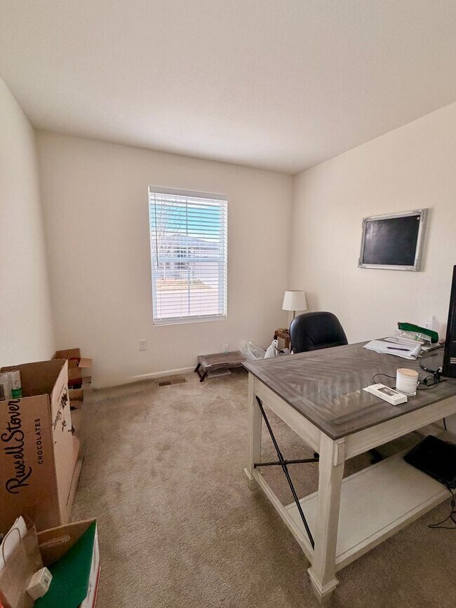 Building Photo - HUGE 3BR Home Built in 2020 with Office, Loft & Mountain Views