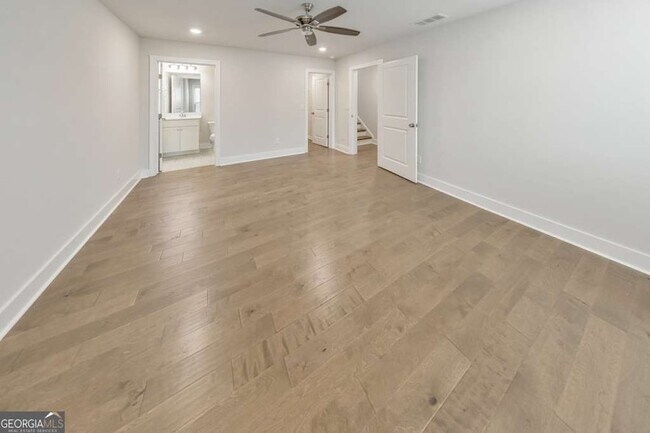 Building Photo - 413 Bishop Ln