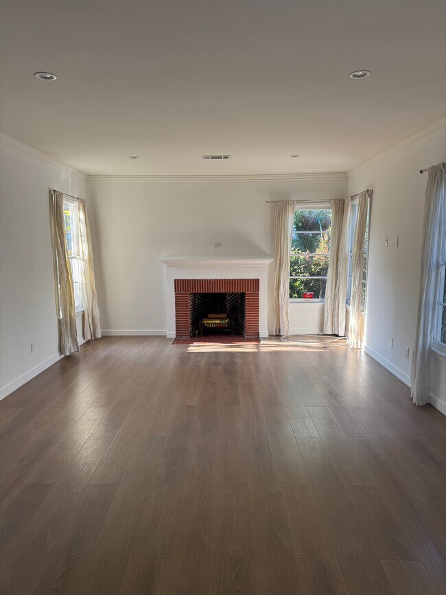 Building Photo - 838 14th St