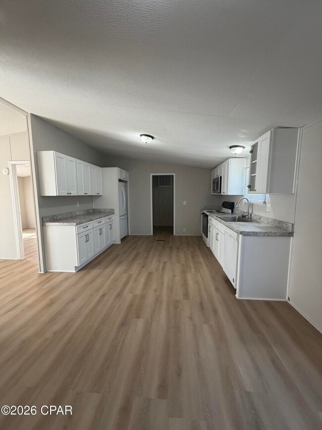 Building Photo - 4013 W 24th Ct