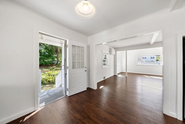 Building Photo - 42 Pinehurst Ave