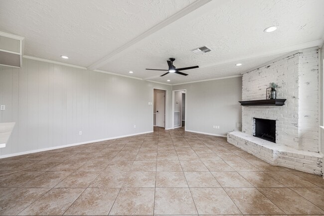 Building Photo - 8414 N Tahoe Dr
